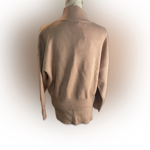 Anrabess Sweater - Picture 2 of 5